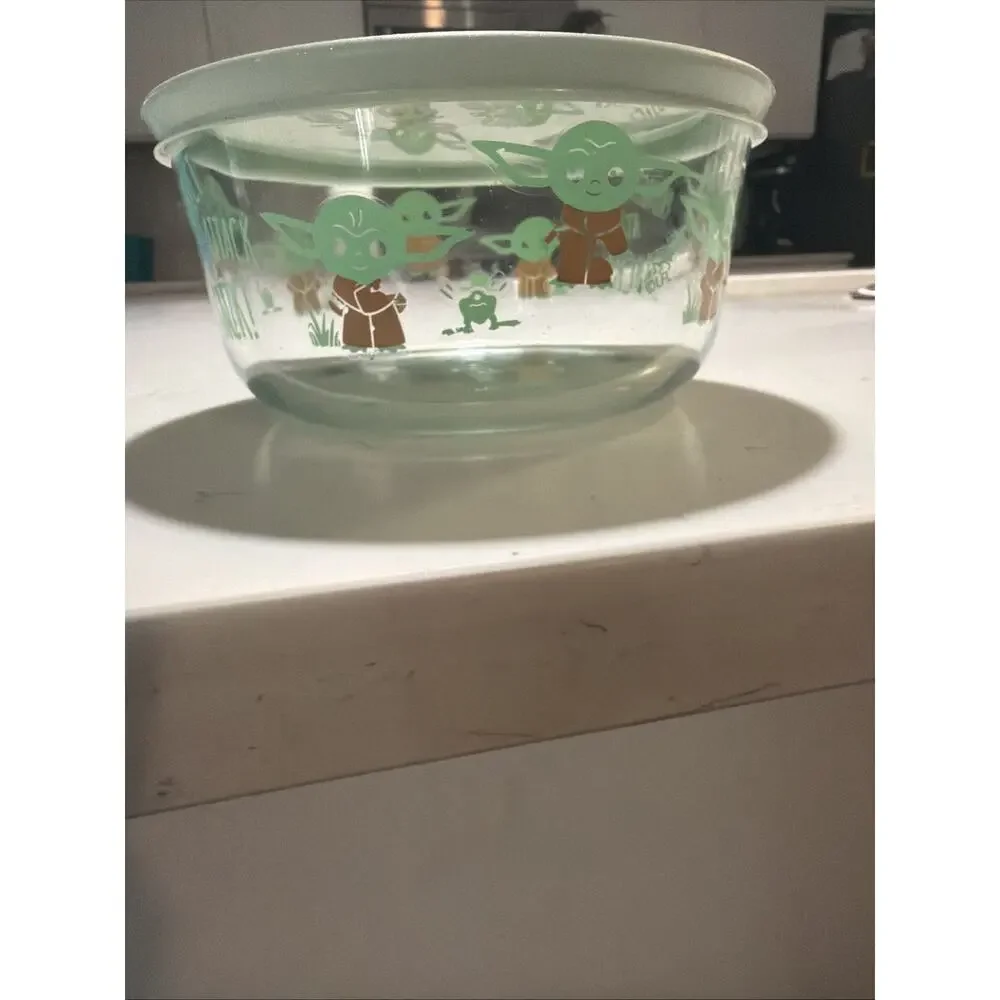 Pyrex Star Wars Baby Yoda Mandalorian 4-Cup Special Edition Storage Container
